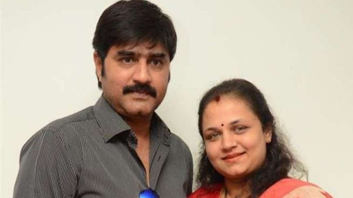 Hero Srikanth Quashes Rumours Of Divorce With Wife Ooha; Said 'She Burst  Into Tears' - Filmibeat