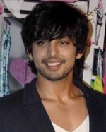 Yaariyan Movie Review - Only For The Young - Filmibeat