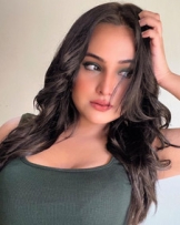 Aliya Naaz - Photos, Videos, Birthday, Latest News, Height In Feet