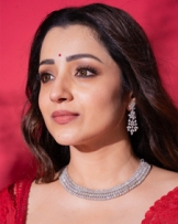 Trisha Krishnan (Trisha) - Photos, Videos, Birthday, Latest News