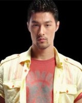 Johnny Tri Nguyen Johnny Tri Nguyen