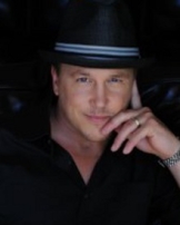 Lochlyn Munro Upcoming Movies, Age, New Movie, Birthday Date, Height In