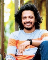 நகாஷ் அஜிஸ் நகாஷ் அஜிஸ்
