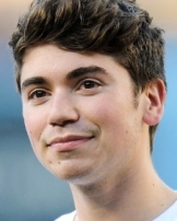 Noah Galvin Noah Galvin