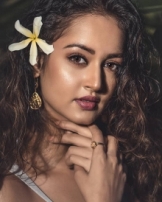 ಶಾನ್ವಿ ಶ್ರೀವಾತ್ಸವ ಶಾನ್ವಿ ಶ್ರೀವಾತ್ಸವ