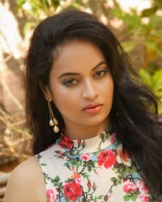 Suja Varunee Suja Varunee