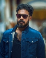 ടിനു പാപ്പച്ചന് ടിനു പാപ്പച്ചന്