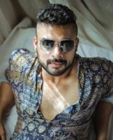 ടൊവീനോ തോമസ് ടൊവീനോ തോമസ്