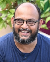 Vi Anand Vi Anand