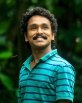 വിജിലേഷ് കാരയാട് വിജിലേഷ് കാരയാട്