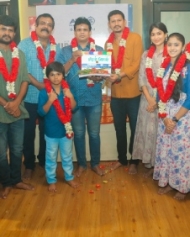 மிடில் கிளாஸ் மிடில் கிளாஸ்