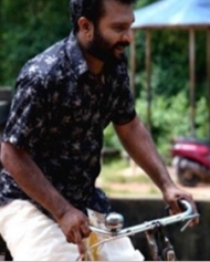 വെള്ളാരംകുന്നിലെ വെള്ളമീനുകള് വെള്ളാരംകുന്നിലെ വെള്ളമീനുകള്