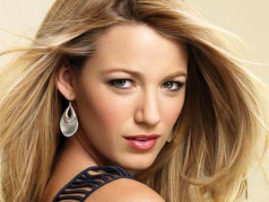 Blake Lively leaked nude photos herself for publicity? - Filmibeat