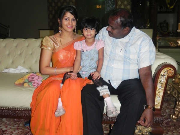 Pictures Radhika HD Kumaraswamy Birthday Celebration Pictures - 600x450 - jpeg Anitha Kumaraswamy Radhika