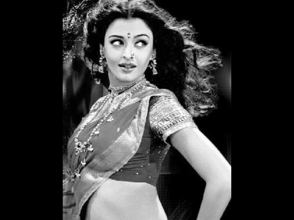 Aish's Hot Pics