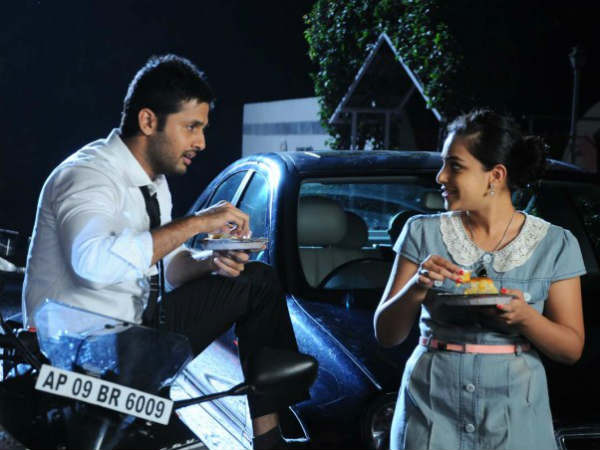 Gunde Jaari Gallanthayyinde Review