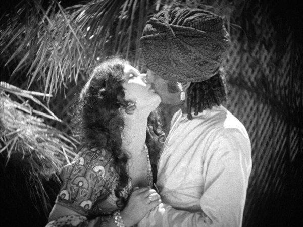 Seeta Devi-Charu Roy Kiss