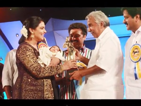 CM Oommen Chandy Wishes Good Luck To Sabaina