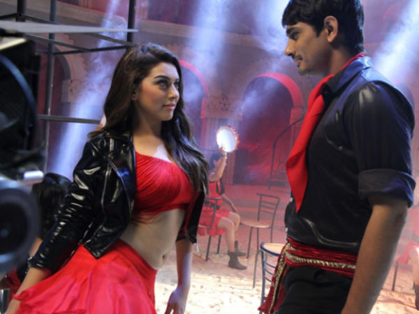 Santhanam Breaks Funny Bones