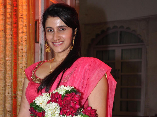 Kalyug actress Smilie Suri in TV show Jodha Akbar - Filmibeat