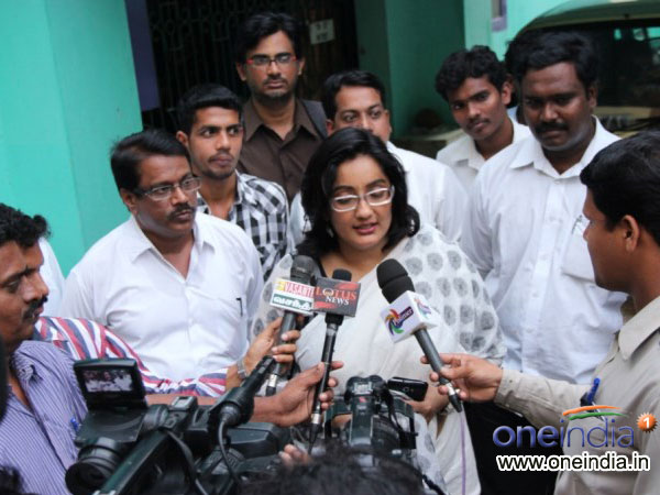 malayalam film narasimham actress name kanaka fake death press meet alive devdas malayalam film narasimham actress name kanaka fake death press meet alive devdas