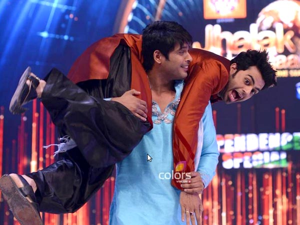 https://www.filmibeat.com/img/2013/08/18-siddharthshukla1.jpg