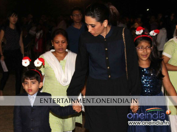 Karisma Kapoor With Children Celebrating Christmas