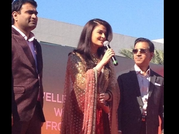 Aish Says Helloooooo...