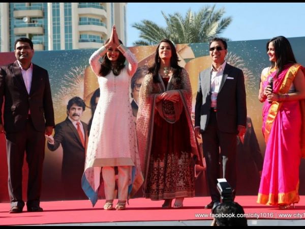 Manju Warrier Greets The Audience