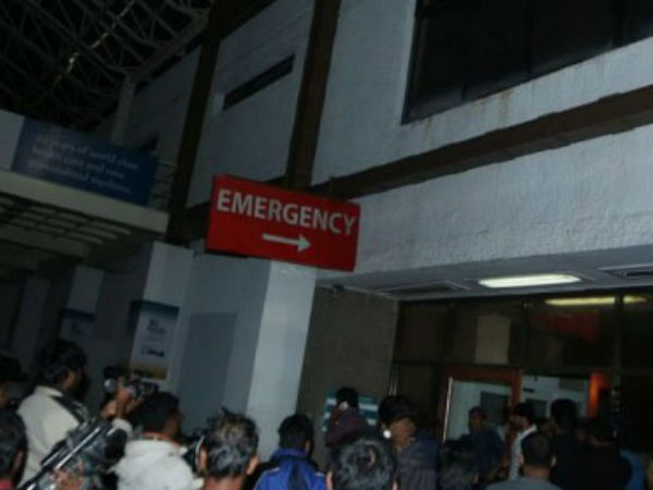 Uday Kiran Fans At Apollo Hospital