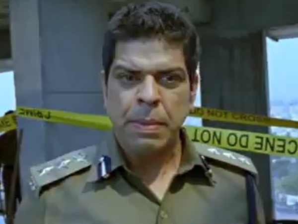 08-1389181882-yevadu-murali-sharma-role-5.jpg