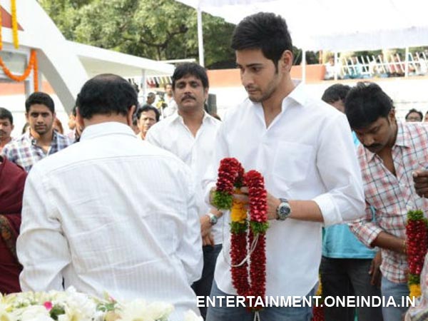 Mahesh Babu Pays Last Respect 
