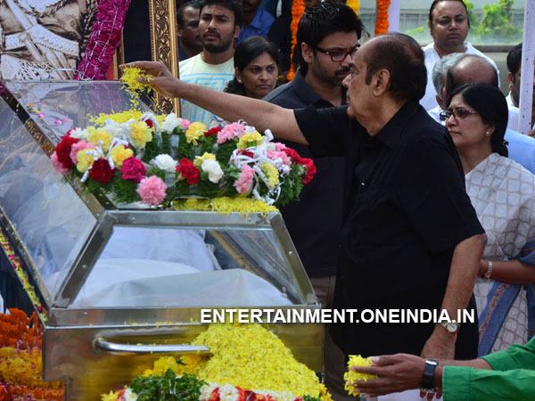 D Ramanaidu Pays Last Respect To ANR