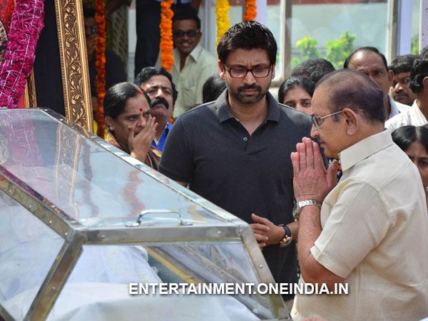 Krishna Pays Last Respect To ANR