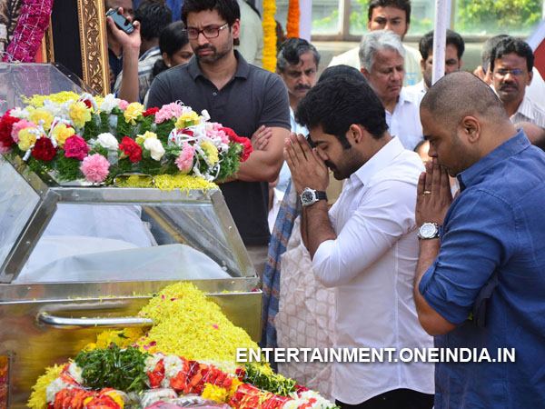 Junior NTR Pays Last Respect To ANR