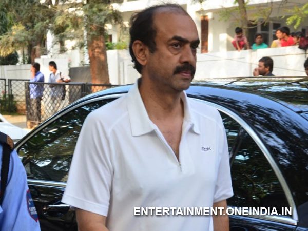 Suresh Babu Pays Last Respect To ANR