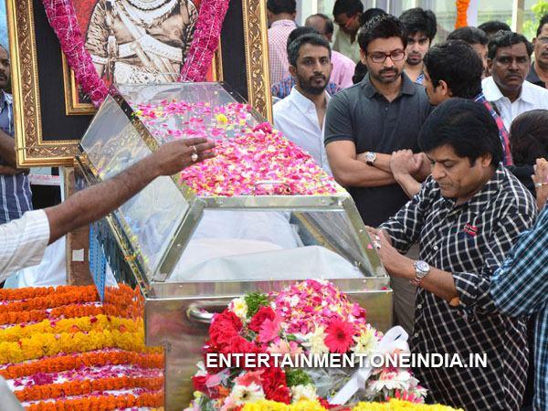 Ali Pays Last Respect To ANR