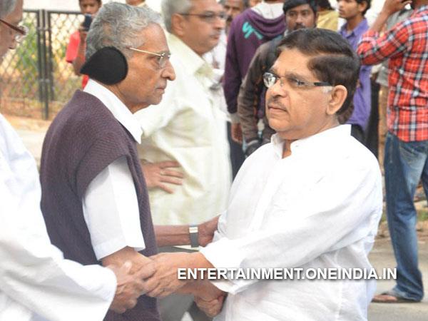 Allu Aravind Pays Homage To ANR