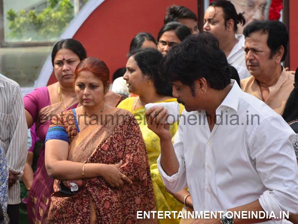 Jayasudha Pays Last Respect To ANR