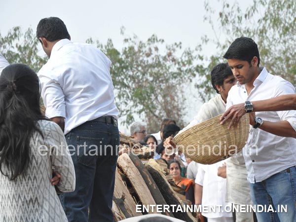 Naga Chaitanya Performs ANR's Last Rites