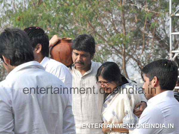 Nagarjuna's Pradakshina With Sister