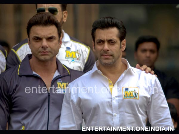 Sohail Khan With Salman Khan