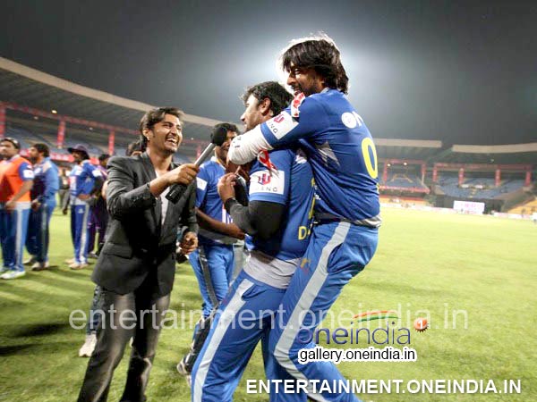Darshan And Sudeep Celebrating 