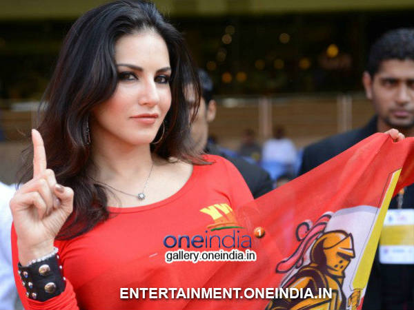 Sunny Leone Poses With Telugu Warriors' Flag 