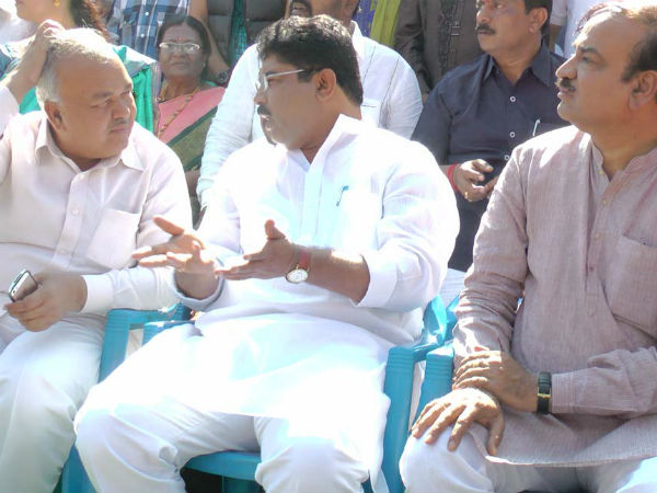 Politicians At The Event