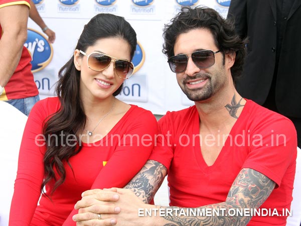 Sunny Leone With Husband At CCL 4