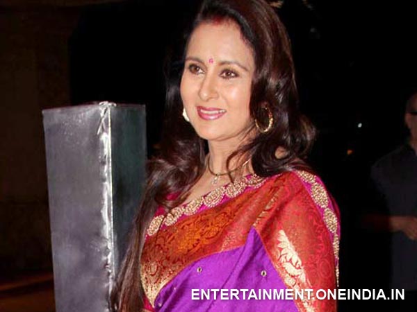 Poonam Dhillon At The Wedding Reception!