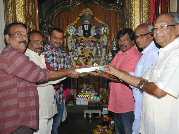 Guests Hand Over Script To Director