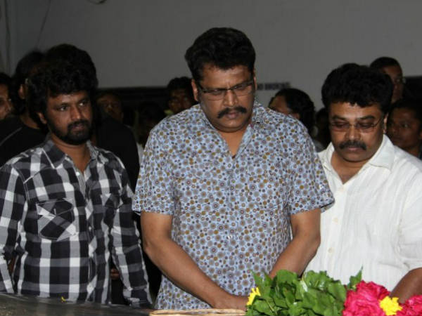 Photo: KS Ravikumar Pays Homage To Balu Mahendra
