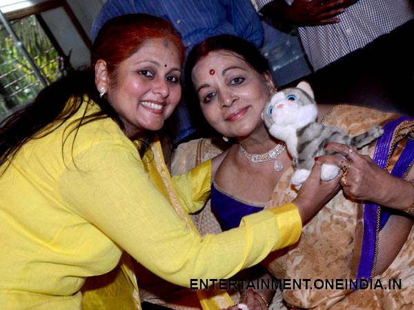 Jayasudha's Birthday Gift To Vijaya